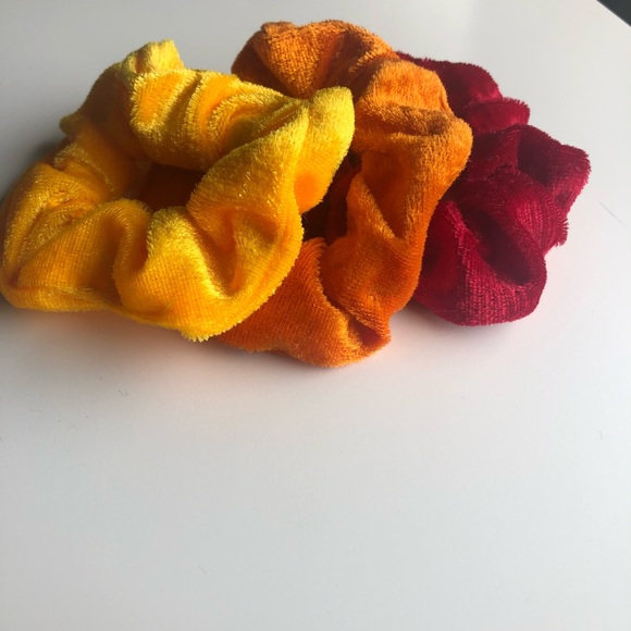 💫Set of 3 Hair Scrunchies - Picture 2 of 3